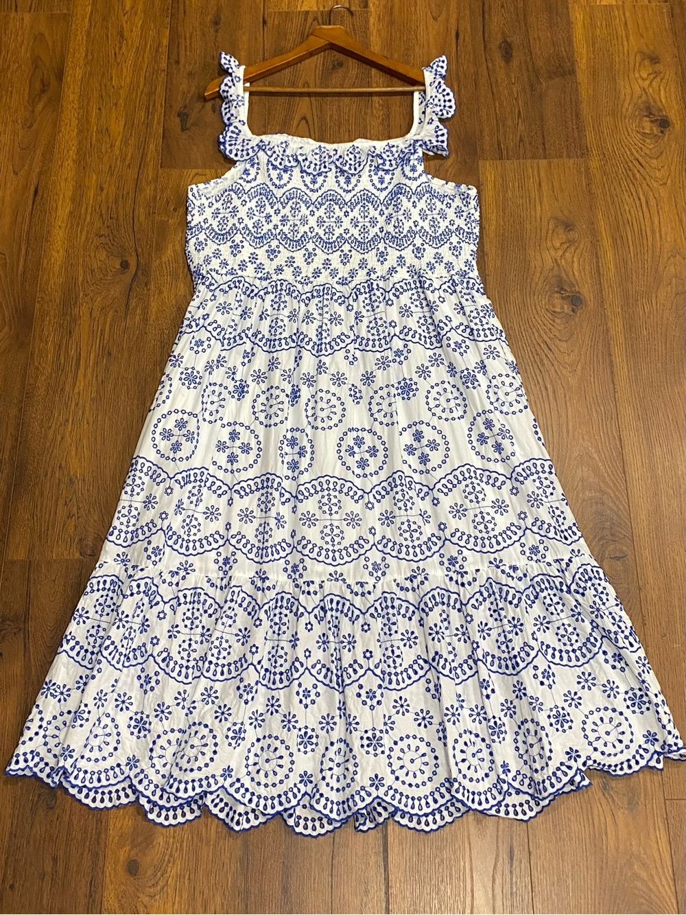 Crown & Ivy Women’s Blue and White Eyelet Ruffles Smocked Sun Dress Size 3X - Picture 4 of 14